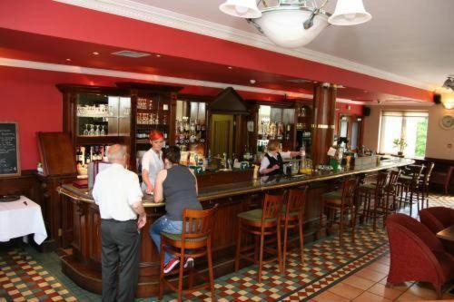 Riverside Park Hotel Macroom Exterior foto