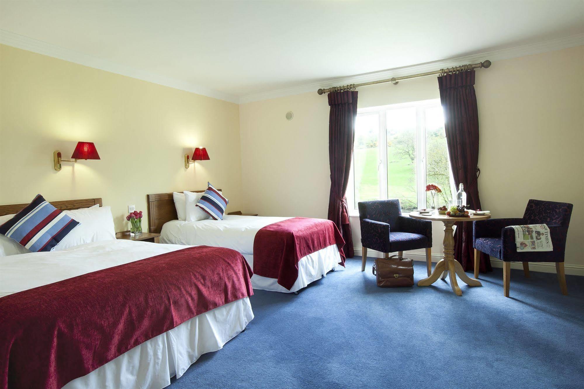 Riverside Park Hotel Macroom Exterior foto